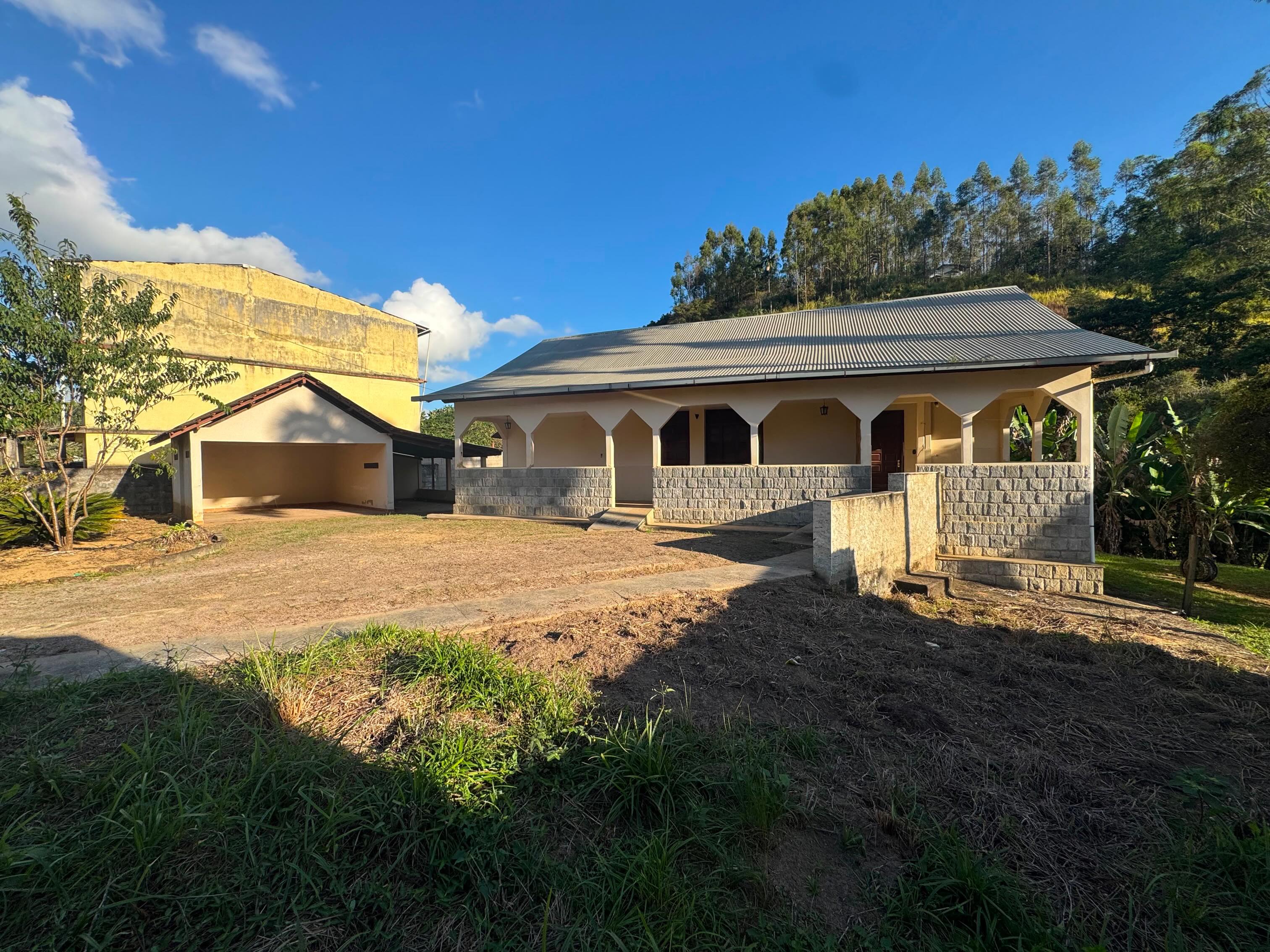 CASA DISPONÍVEL PARA VENDA