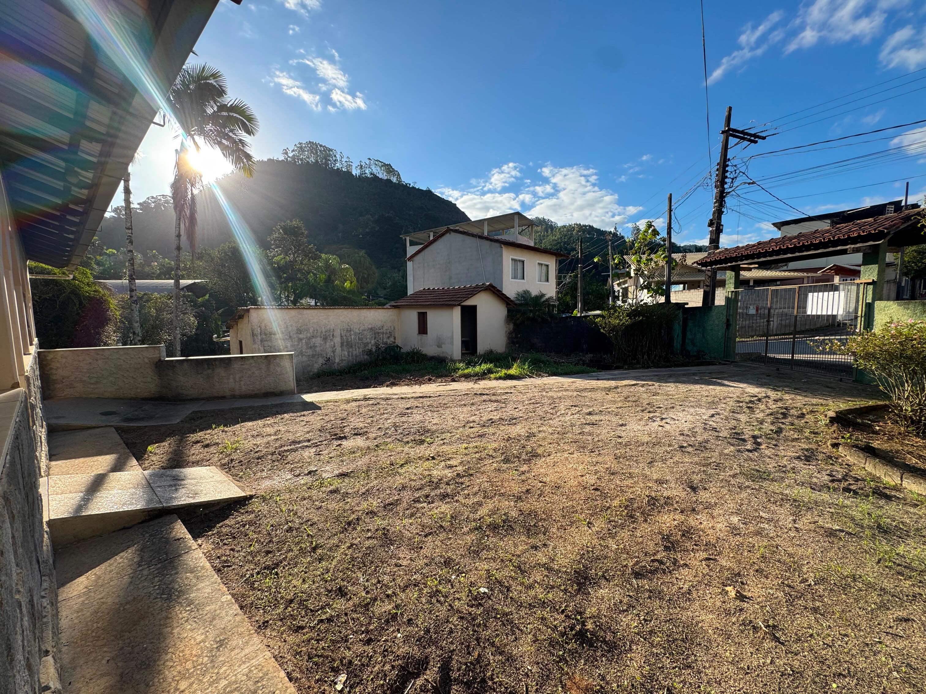 CASA DISPONÍVEL PARA VENDA