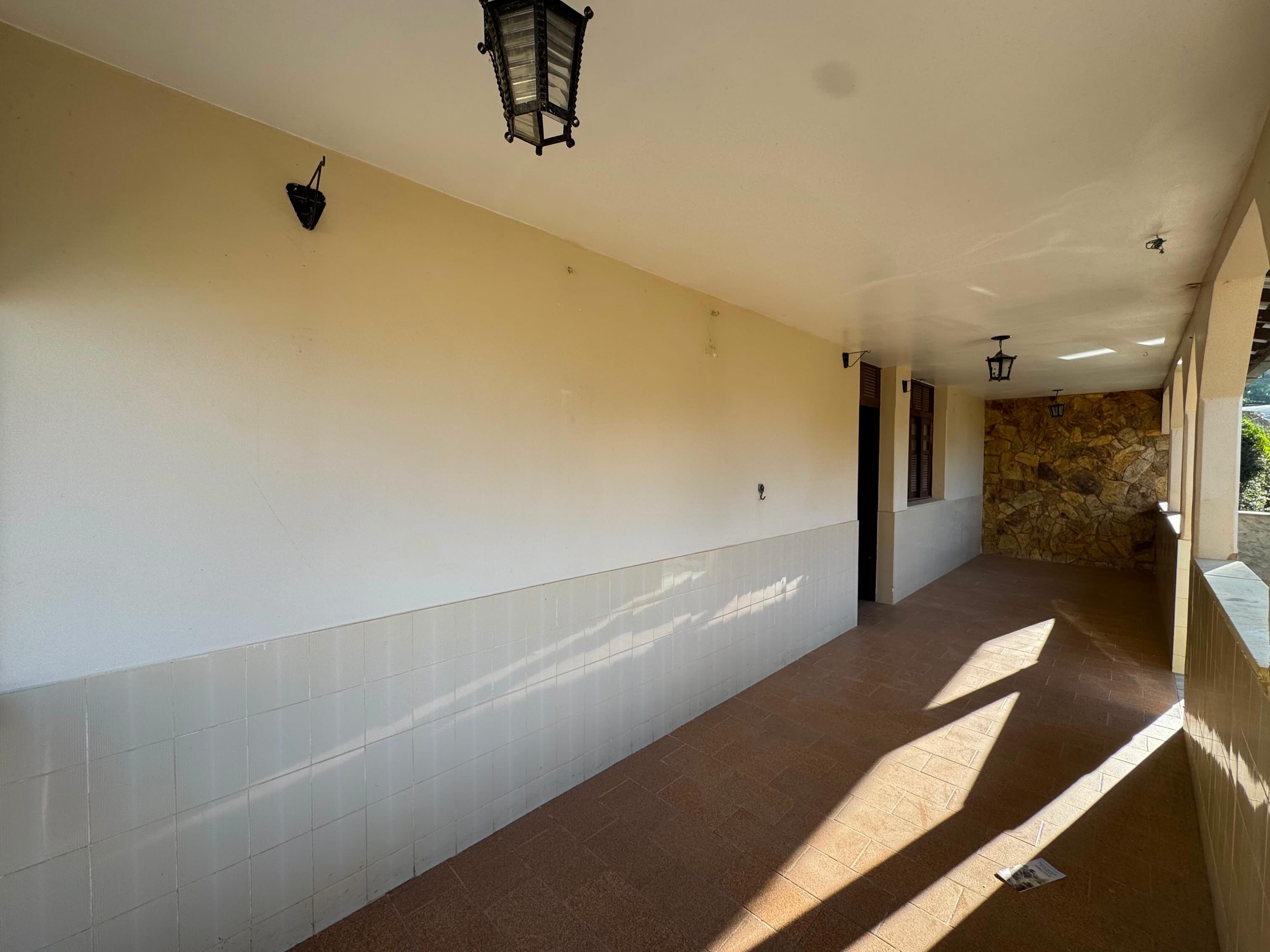CASA DISPONÍVEL PARA VENDA