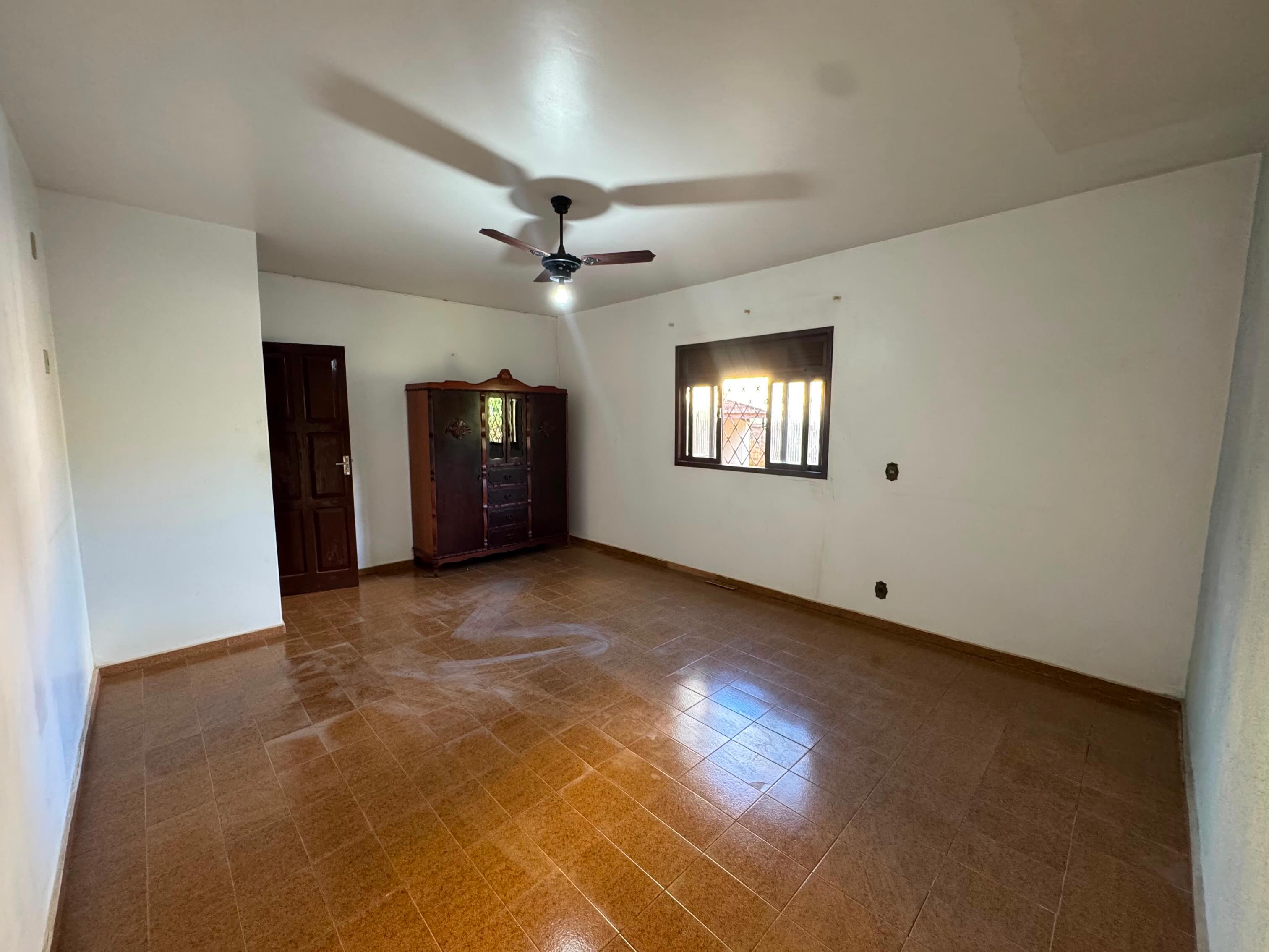 CASA DISPONÍVEL PARA VENDA