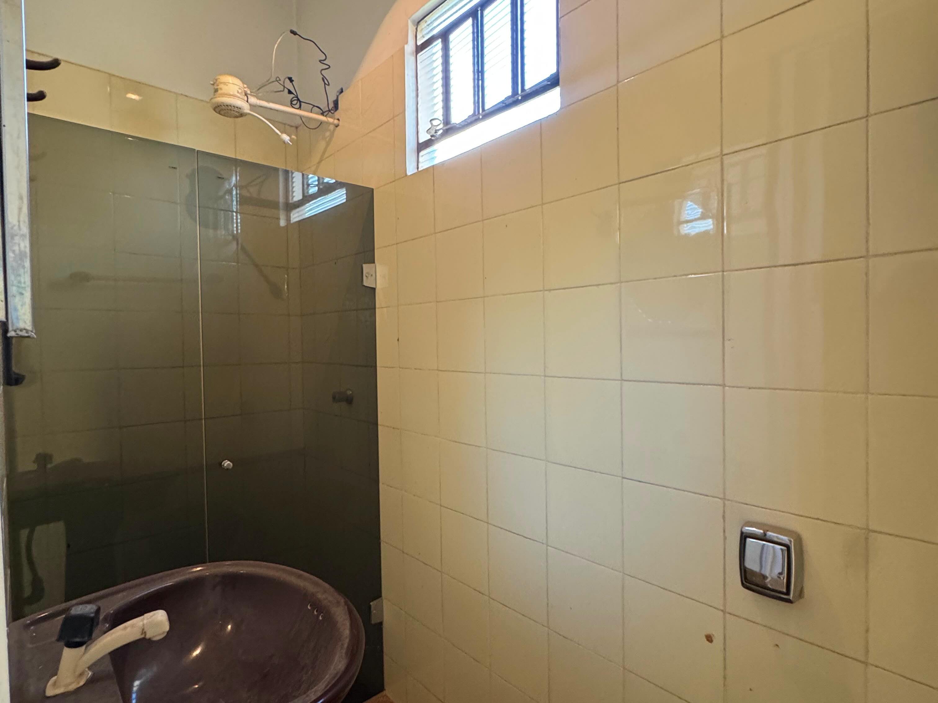 CASA DISPONÍVEL PARA VENDA
