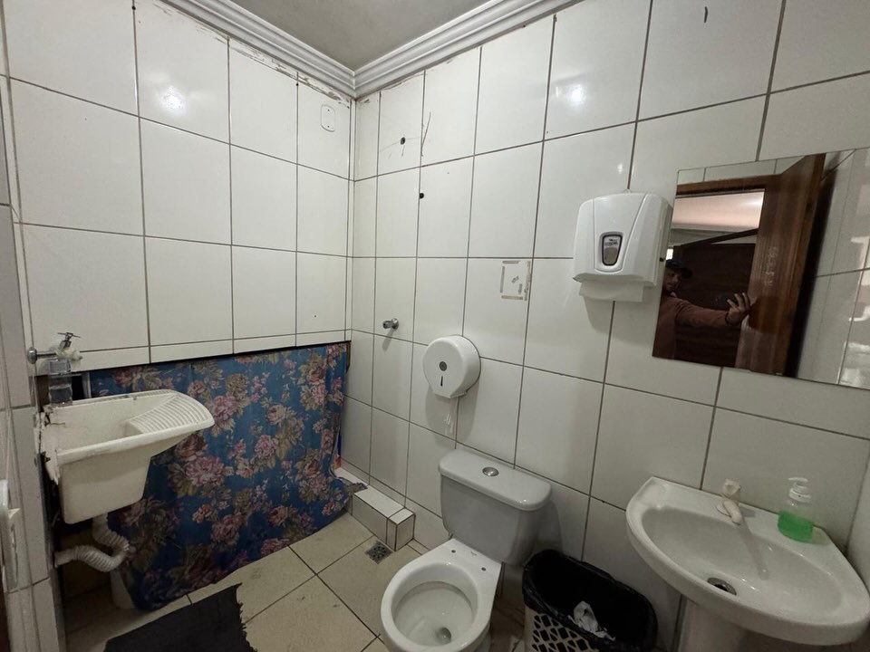 PONTO COMERCIAL DISPONÍVEL PARA VENDA

E