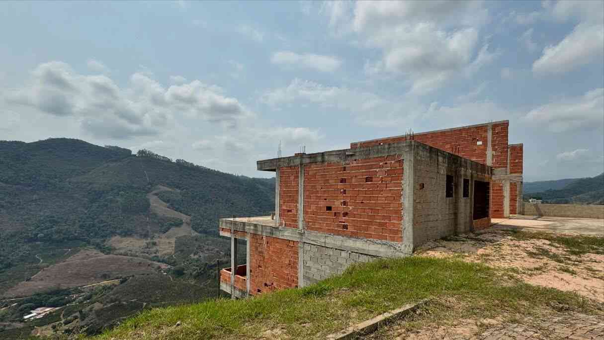 TRIPLEX ALTO PADRÃO